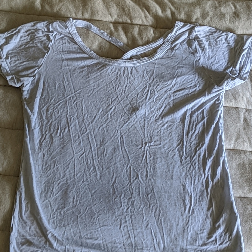 White tee shirt